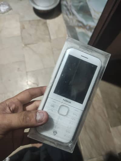 Nokia 8000 4G