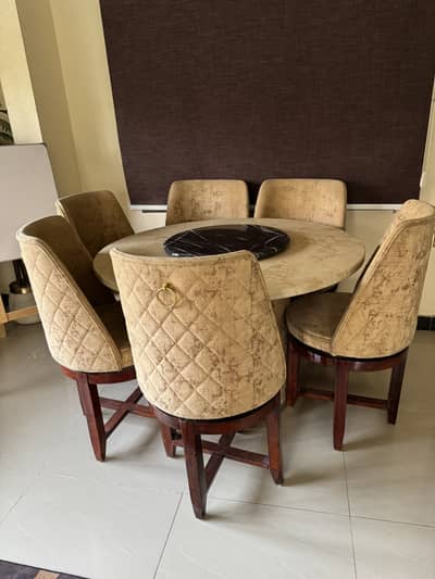 6-seater dining table for 45k