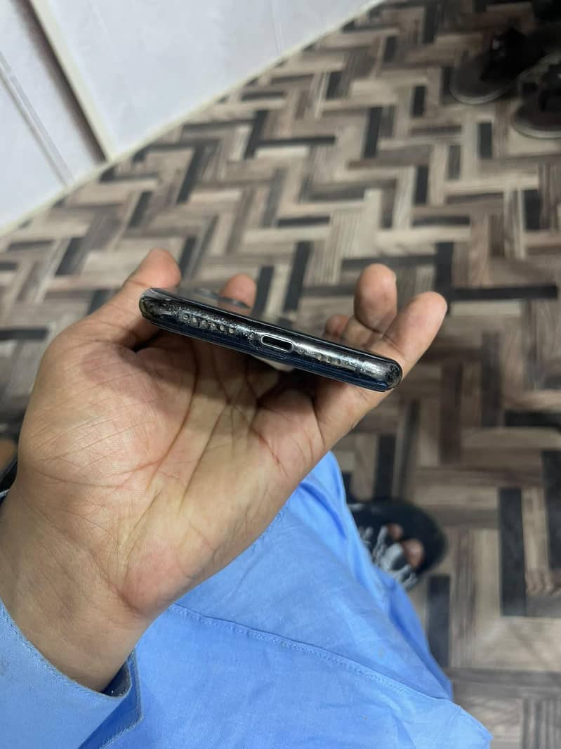 Apple iPhone 11 Pro 3