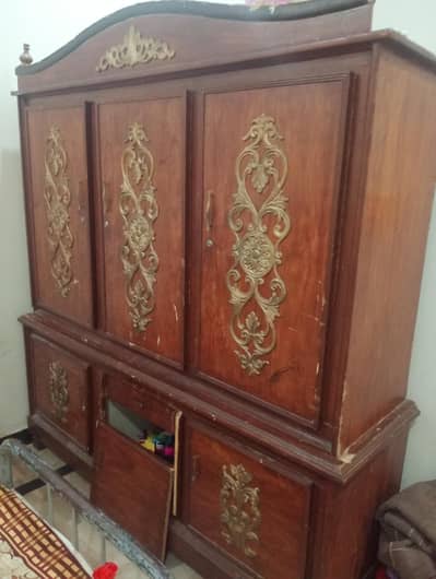 3 Door wardrobe very urgent sale