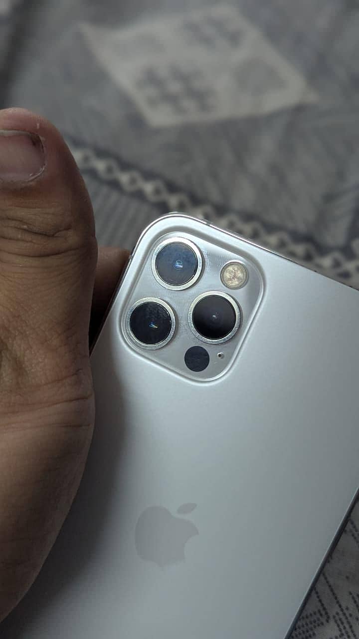 Apple iPhone 12 Pro 1