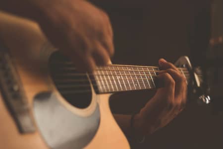 Guitarist for creating tabs of musical Chords by AI