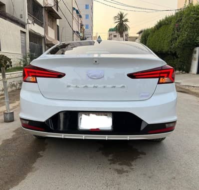 Hyundai Elantra 2021