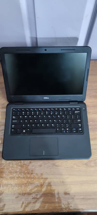 Dell Latitude 3300 i5 8th gen 8 128