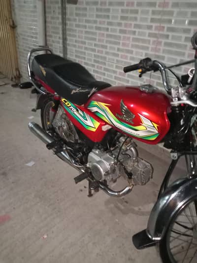 10/10 bik ma ek rupa ka Kam nhi ha just buy ma drive