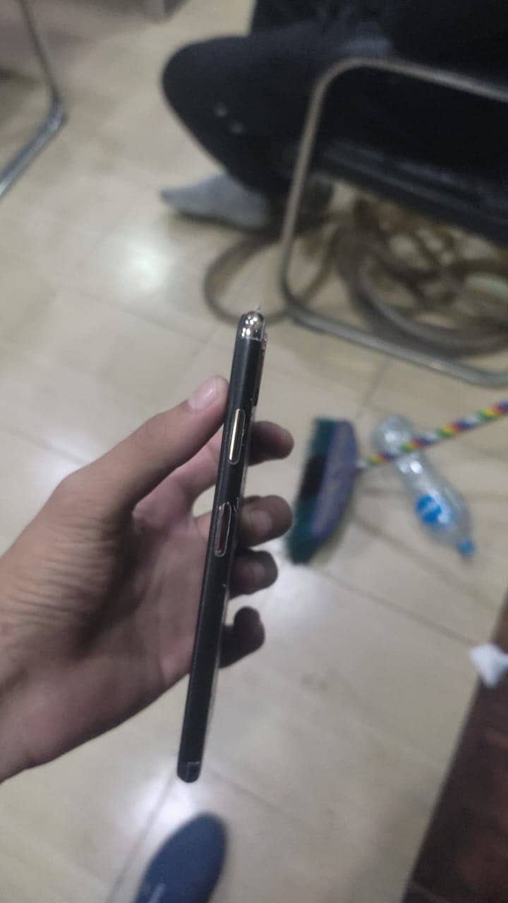 Apple iPhone XS Max 1