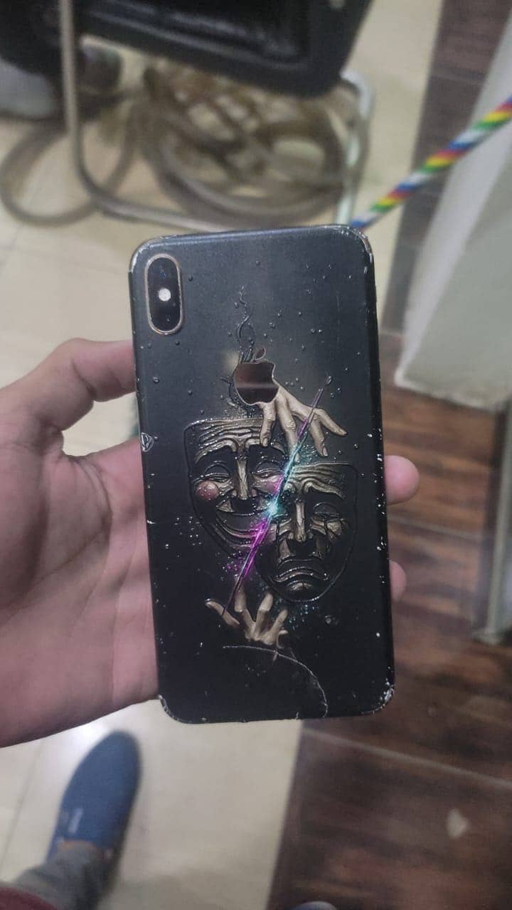 Apple iPhone XS Max 3