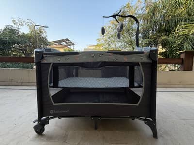 Baby Crib / Bassinet
