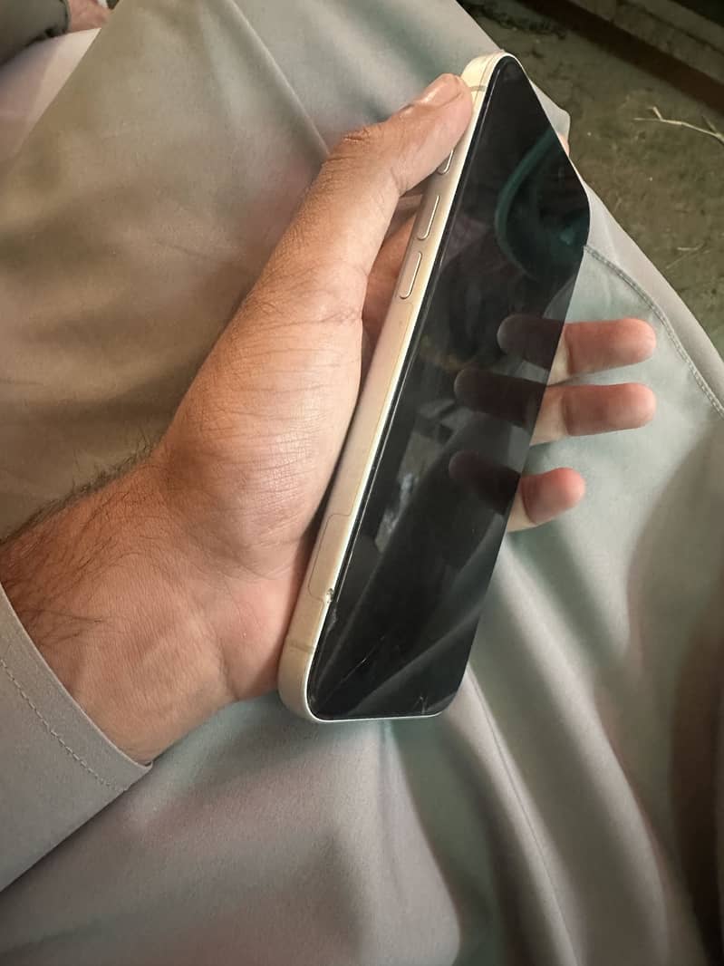 Apple iPhone 17 Pro Max 4