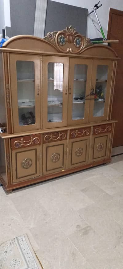 Two Iron (Jasti) Petian, Showcase, dressing