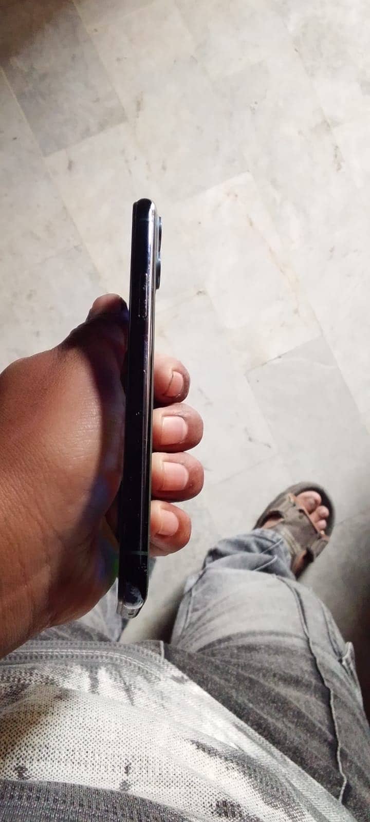 Apple iPhone 11 Pro 1
