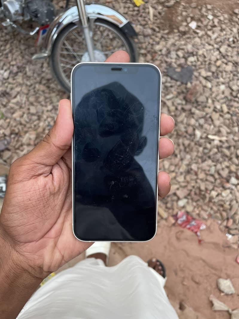 Apple iPhone 12 6