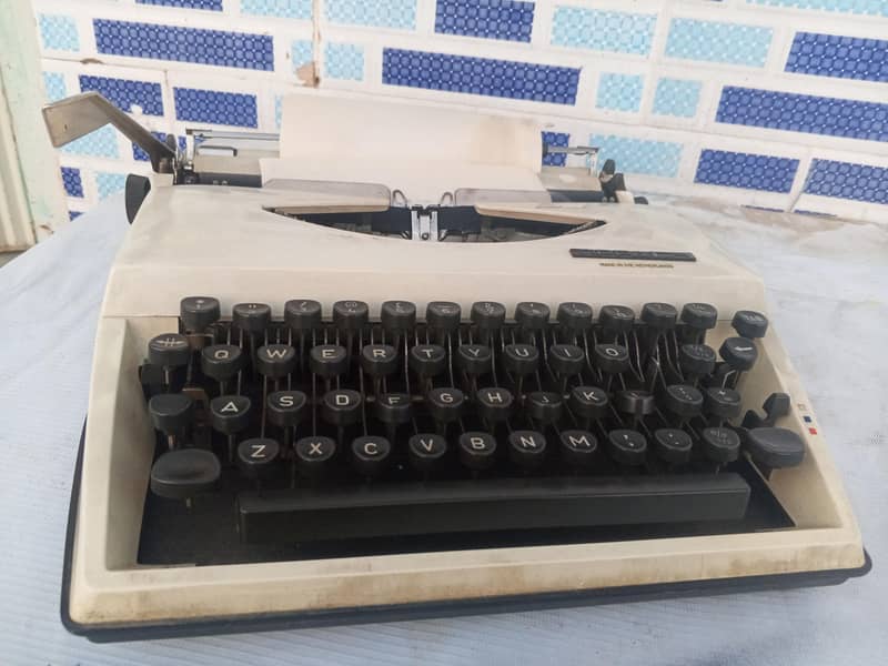 Typewriter  manual 0