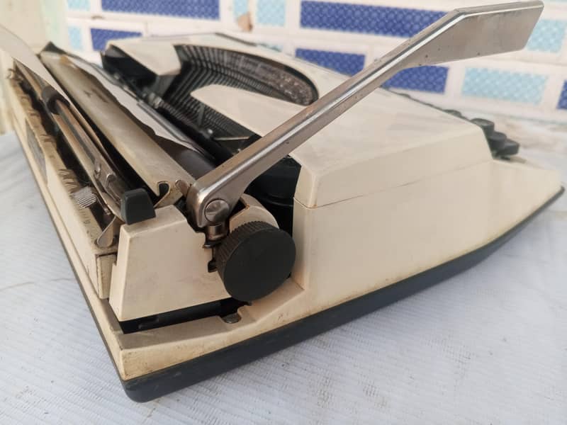 Typewriter  manual 6