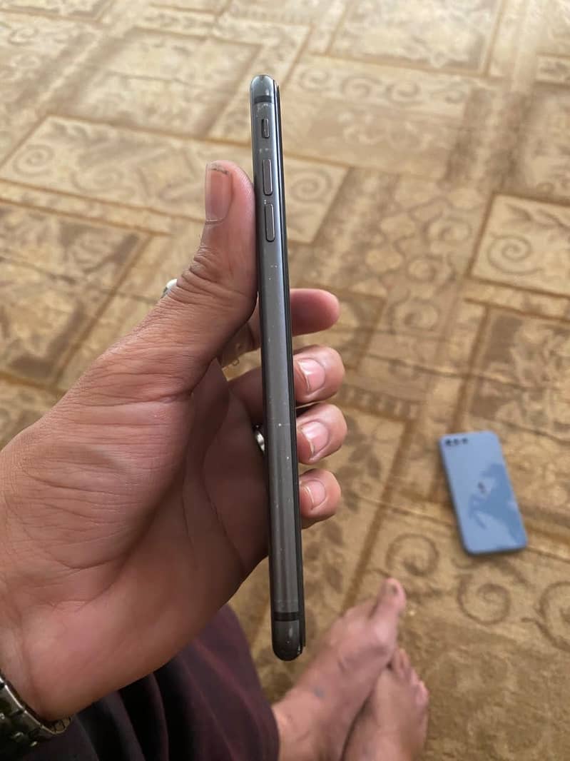Apple iPhone 8 Plus 1