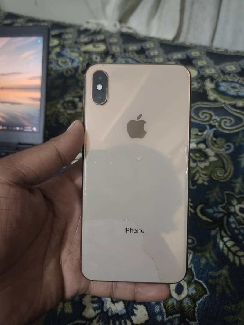 Apple iPhone XS Max 1