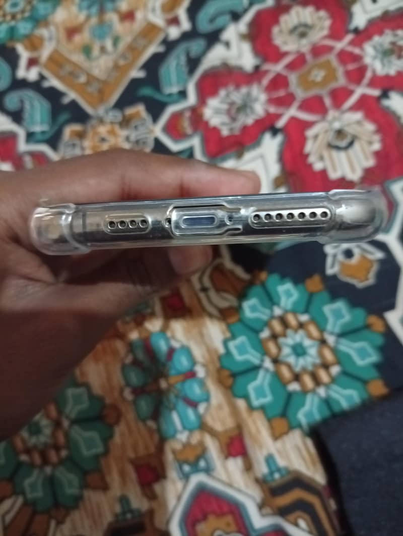 Apple iPhone XS Max 6