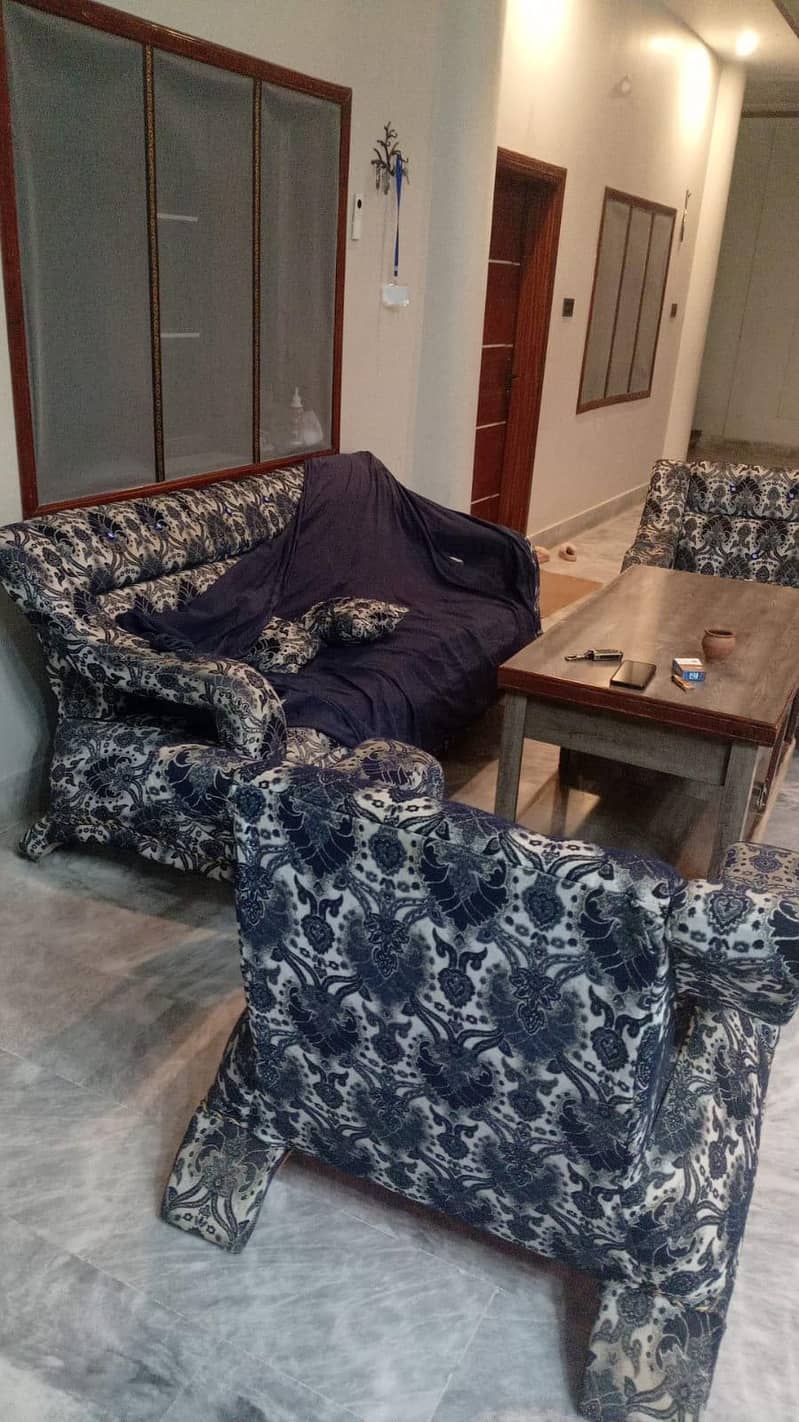 5 seeter sofa 1