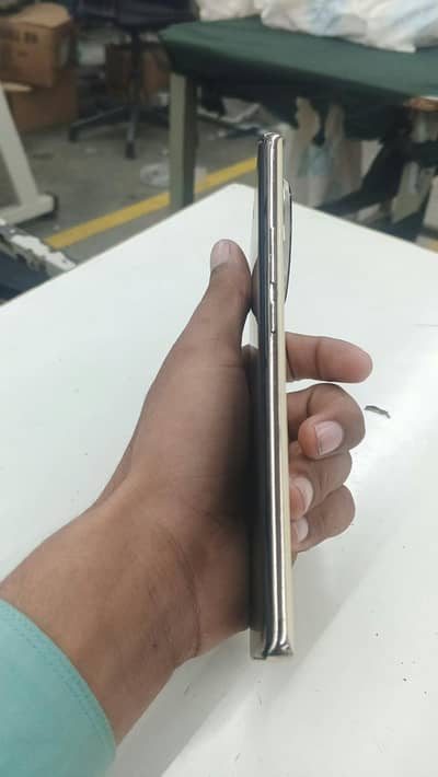 Tecno CAMON 30S