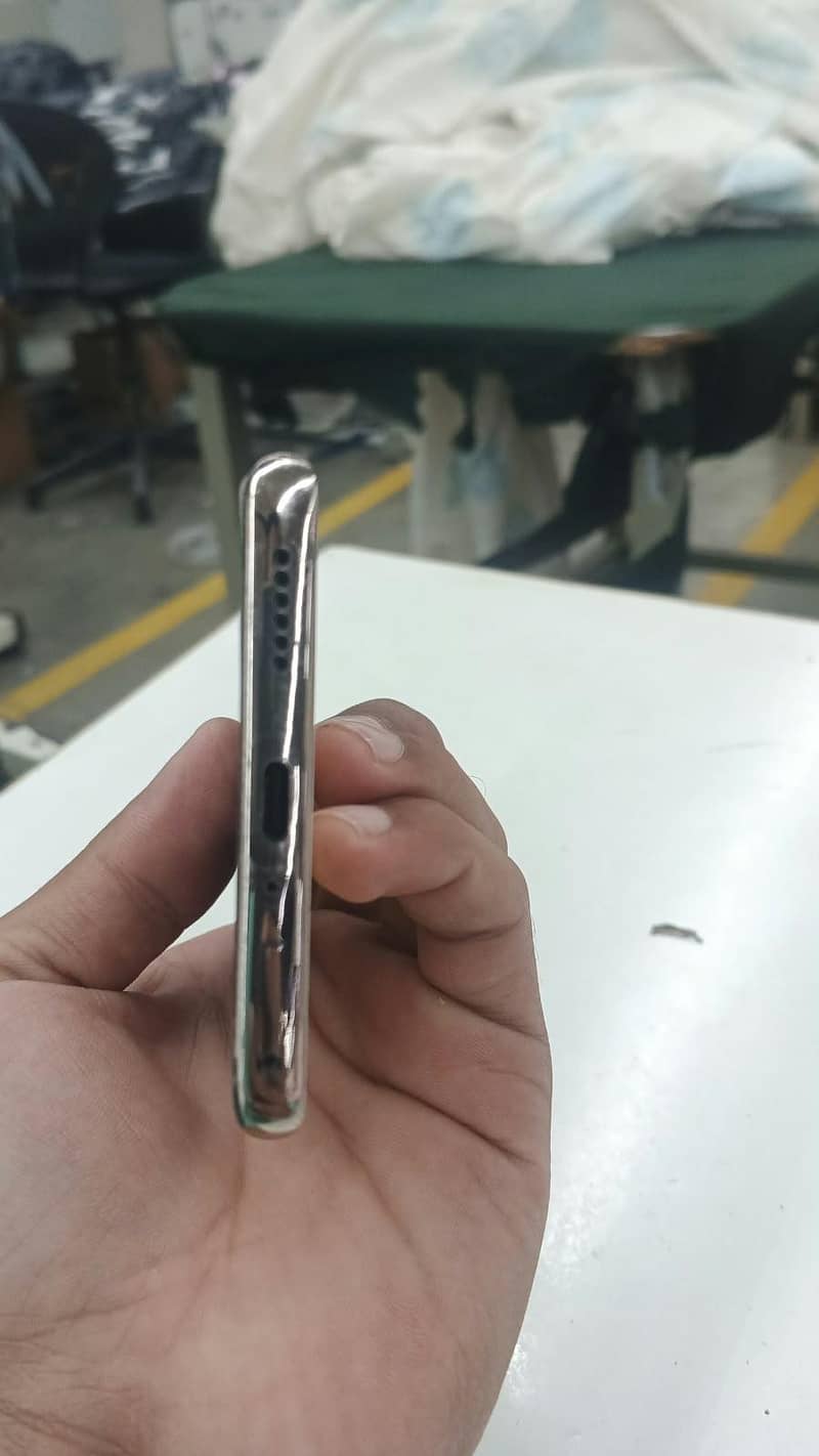 Tecno CAMON 30S 1