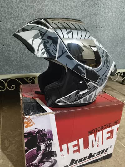 Jiekai 902 Dot Certified helmet with Chrome visor