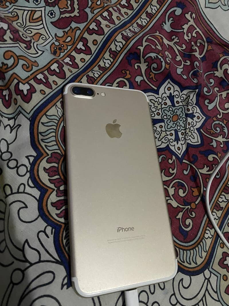 Apple iPhone 7 Plus 2