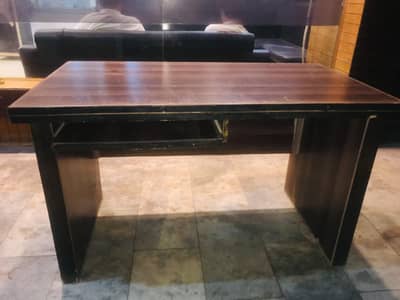 office table / computer table