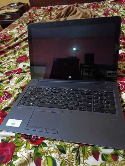 zbook,ram8gb 128gb,500 hd,core i5 6generation