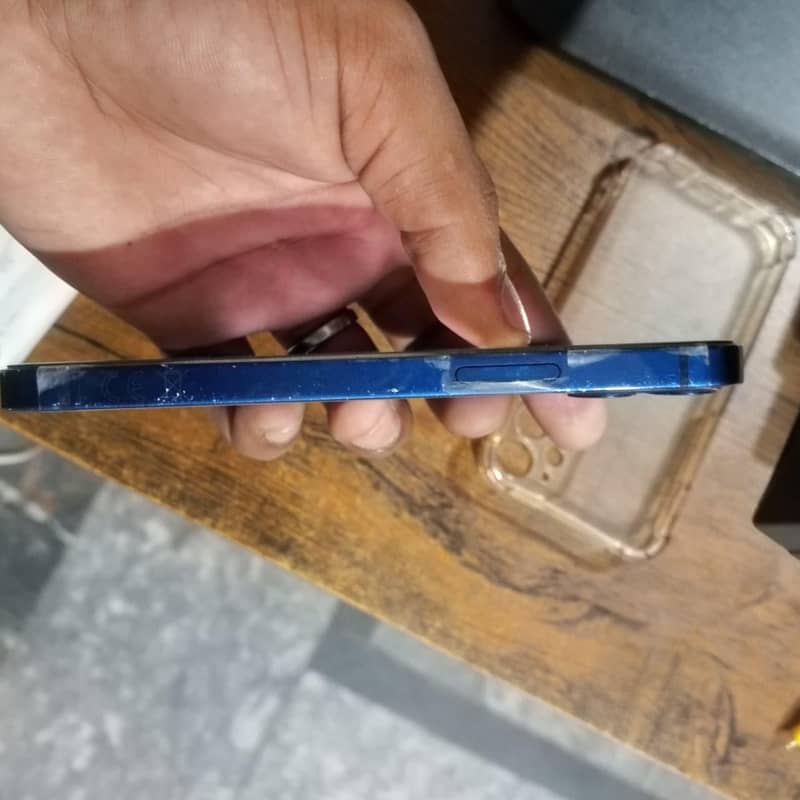 Apple iPhone 12 mini 4
