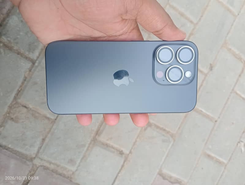 Apple iPhone 15 Pro 0