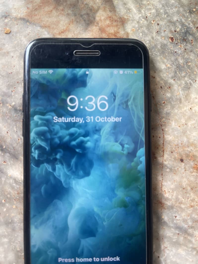 Apple iPhone 7 0