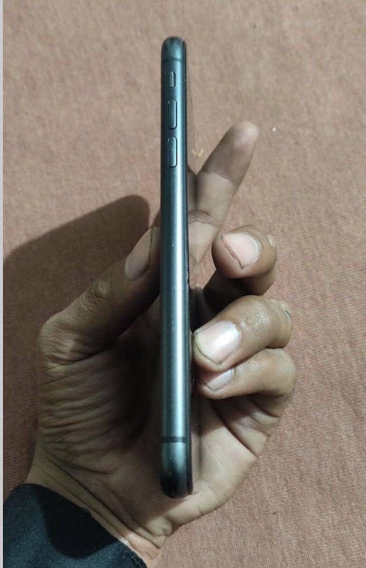 Apple iPhone 11 0