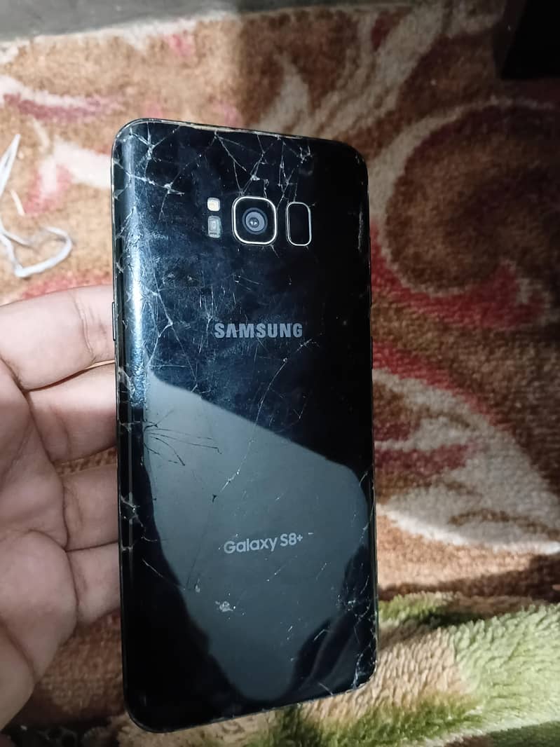 Samsung Mobile S8 Plus 3
