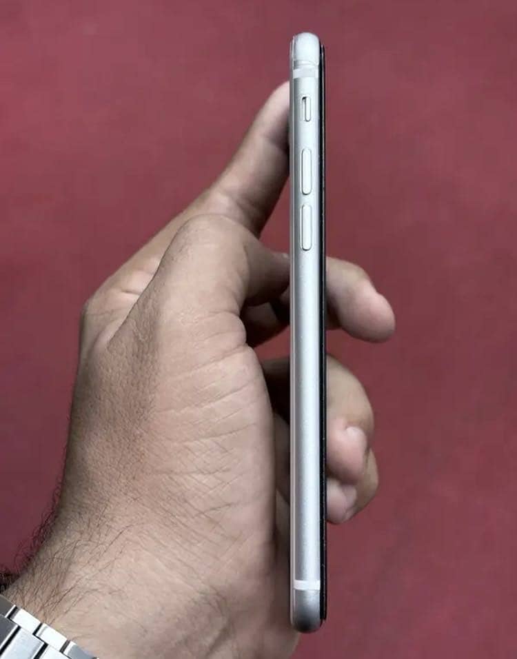 Apple iPhone SE 6