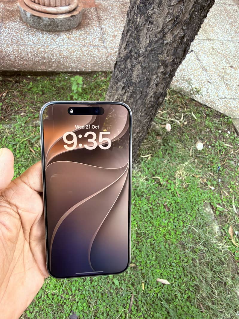Apple iPhone 15 Pro 1