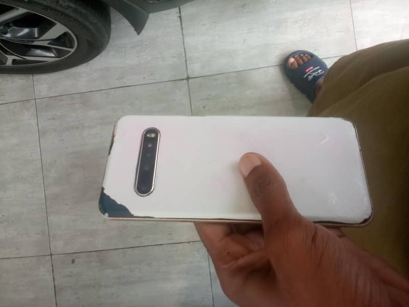 LG V60 1