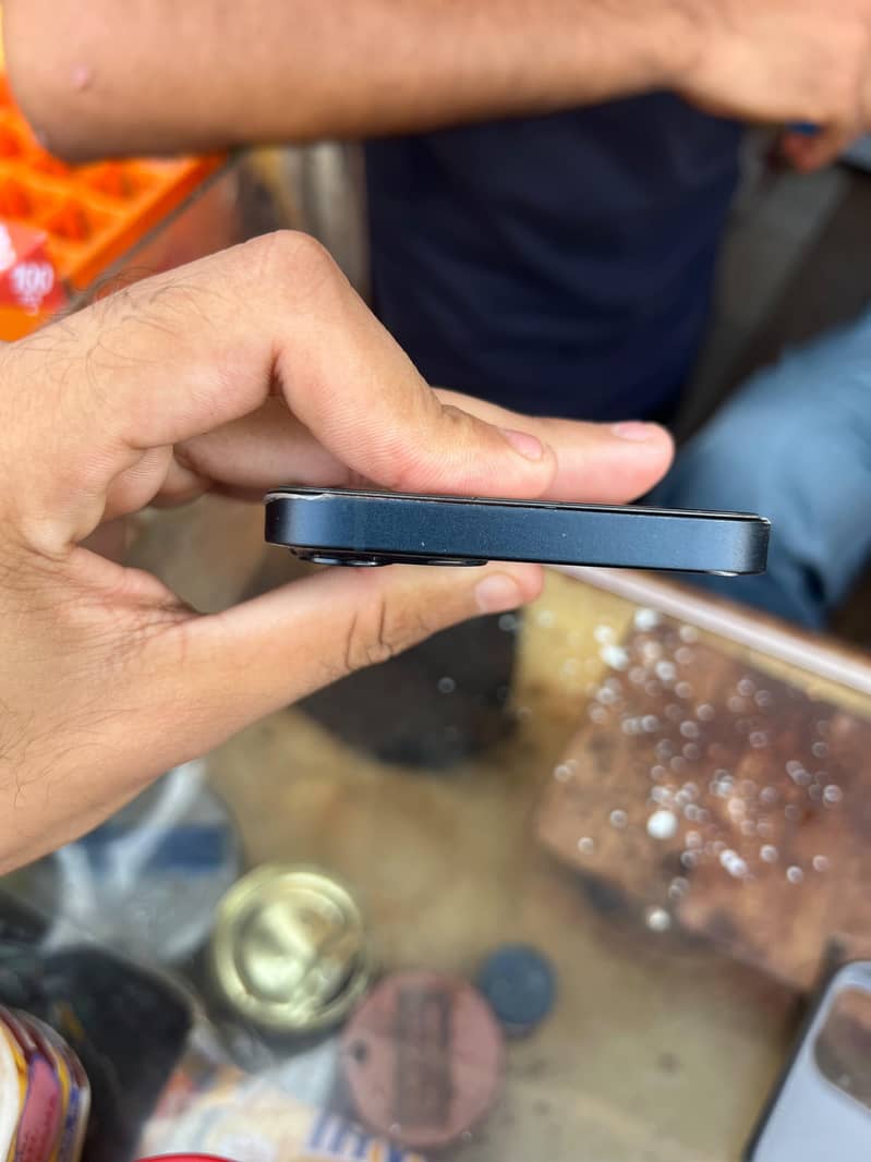 Apple iPhone 13 1