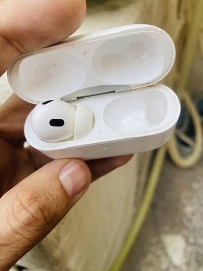 Airpods pro 2 A2700 right side missing