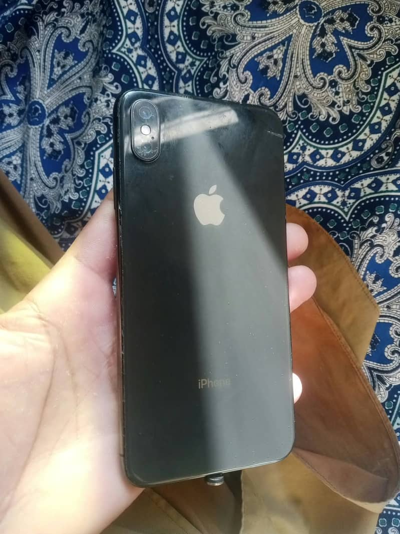iPhone XS Max 0
