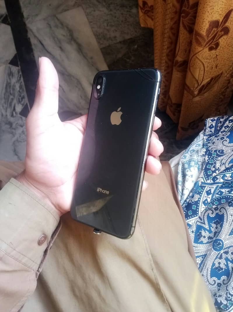 iPhone XS Max 1