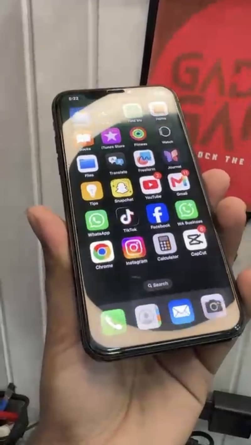 Apple iPhone XS 1