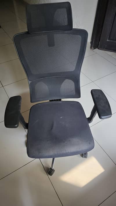 High-Back Ergonomic Mesh Office / Gaming Chair – Good Condition