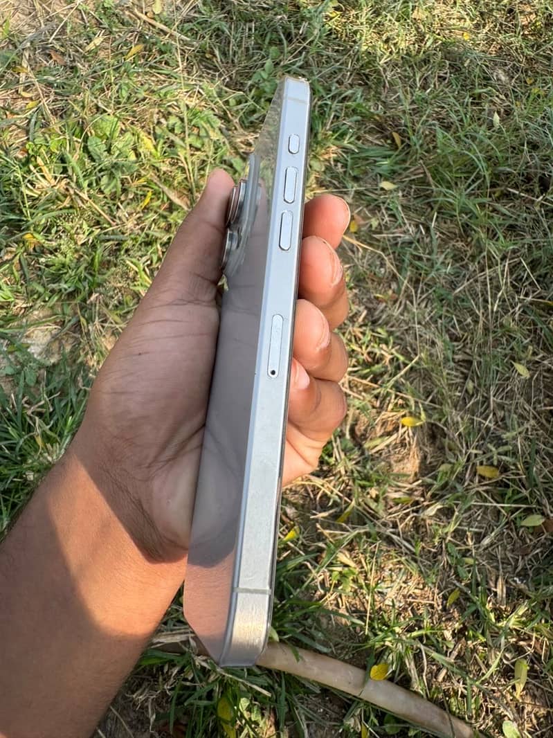Apple iPhone 15 Pro Max 1