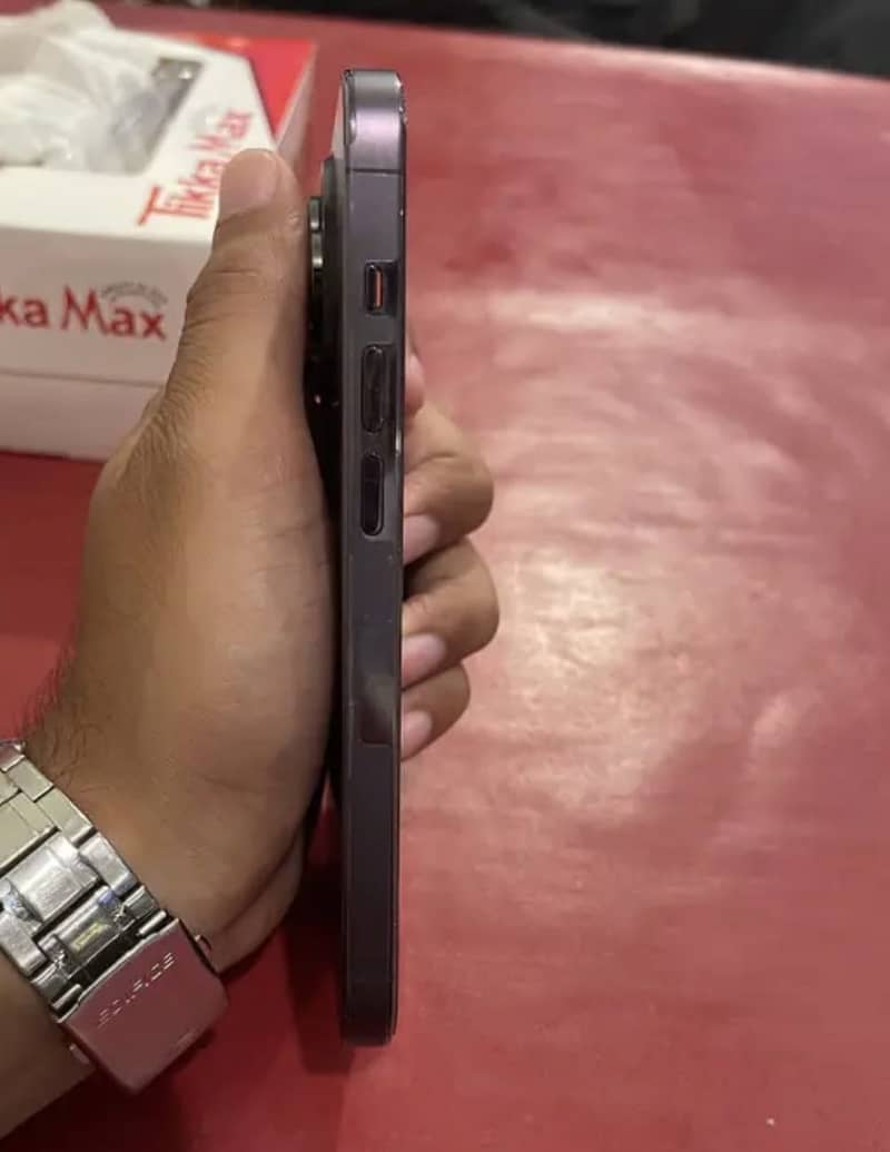 Apple iPhone 14 Pro 4
