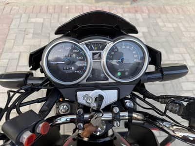 Honda Cb 150F Black Edition