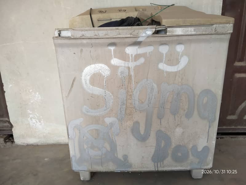 Old washing machine 0