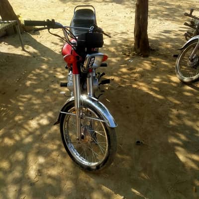bhot acha bike ha kisi kism ka koi kam ni ha Sara all ok ha docomints