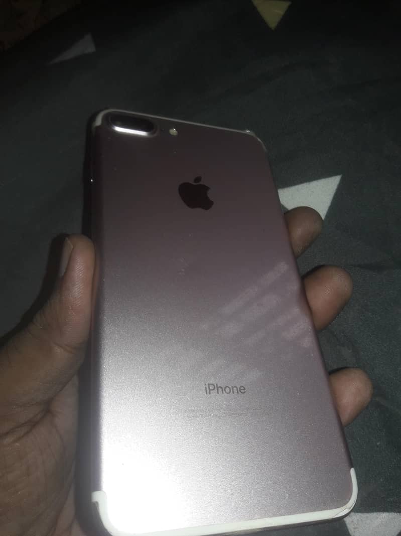 Apple iPhone 7 Plus 1