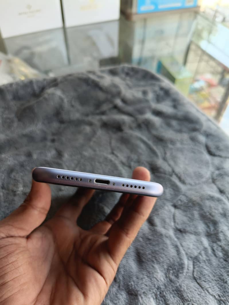 Apple iPhone 11 1