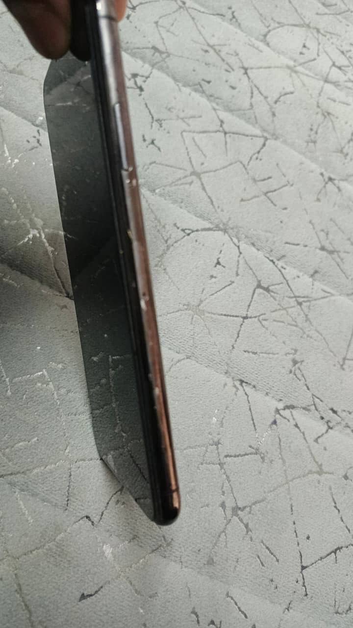 Apple iPhone 11 Pro Max 0